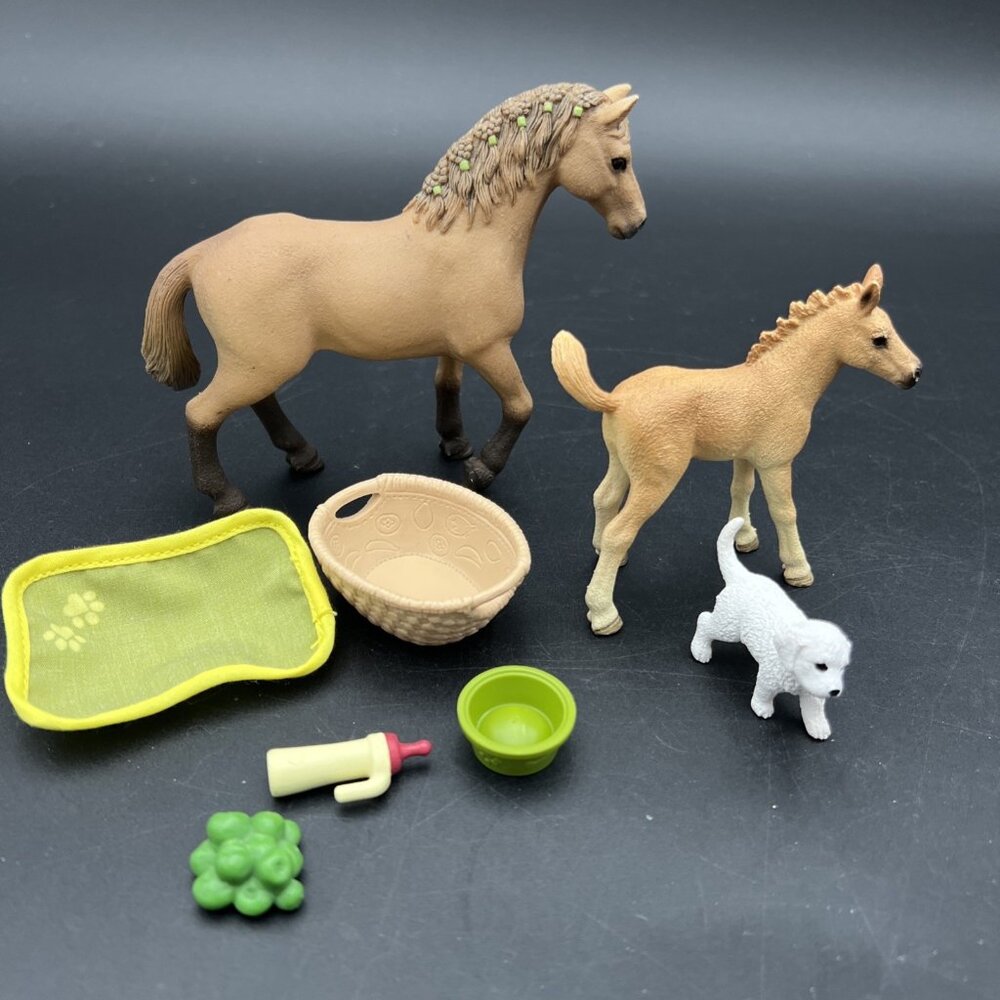 Schleich - Sarah's Baby Animal Care Set (42432) Horse Club Quarter